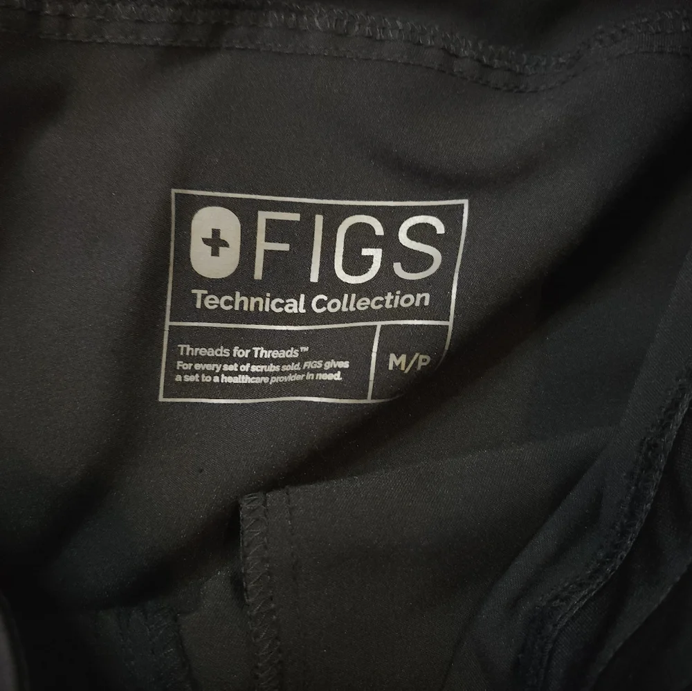 Figs Womens Scrub set Kade Pants Size M/ P Casma Top Size S Black - Picture 3 of 10